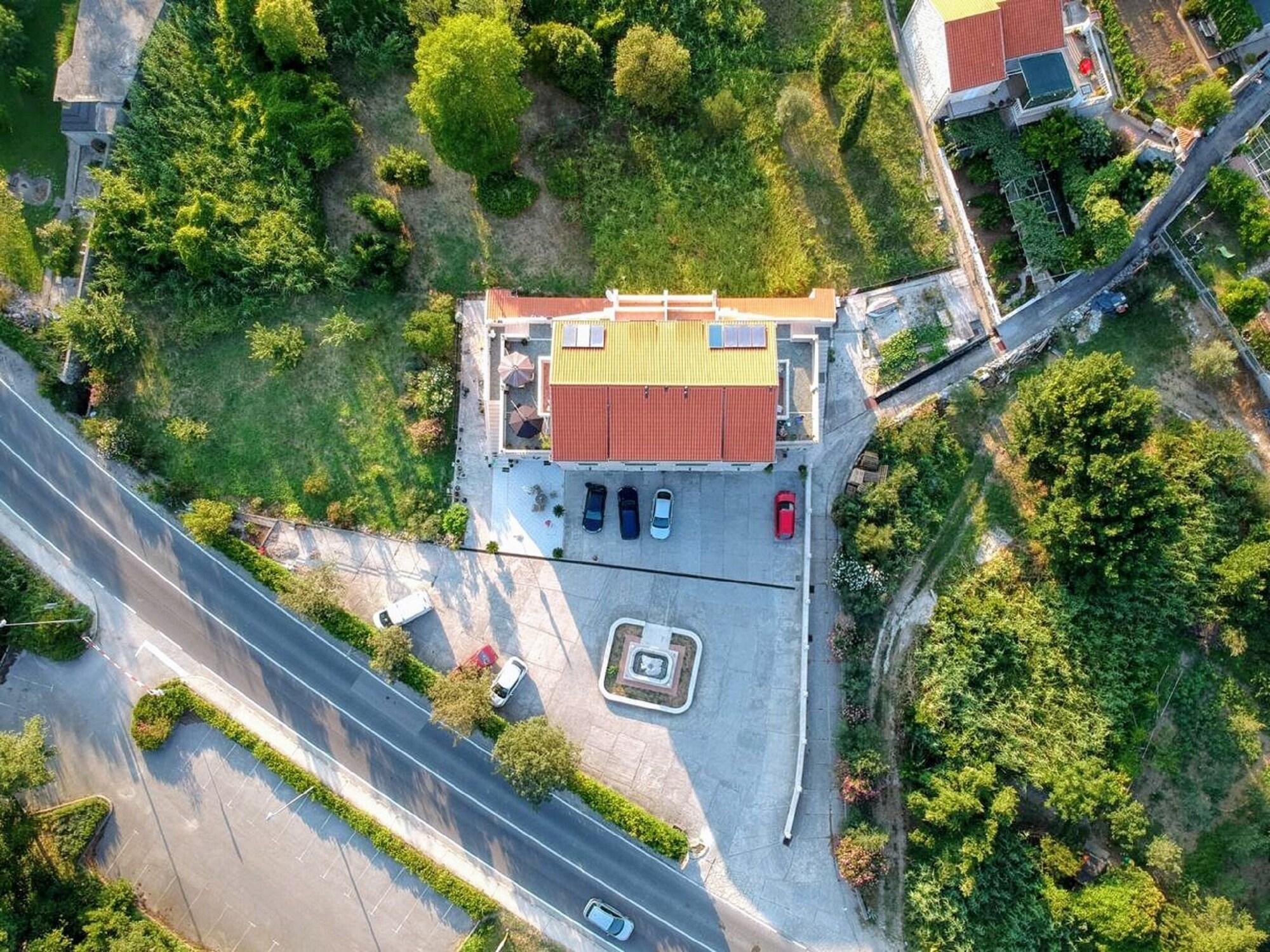 Apartments Dubelj Komolac Esterno foto