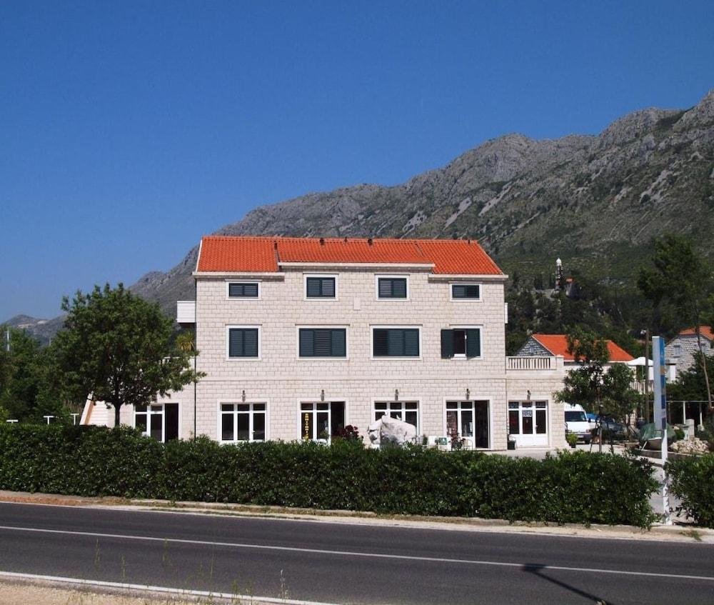 Apartments Dubelj Komolac Esterno foto